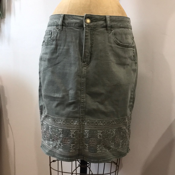 Olive green Charlie B skirt with embroidered border Size 10 - Picture 1 of 2